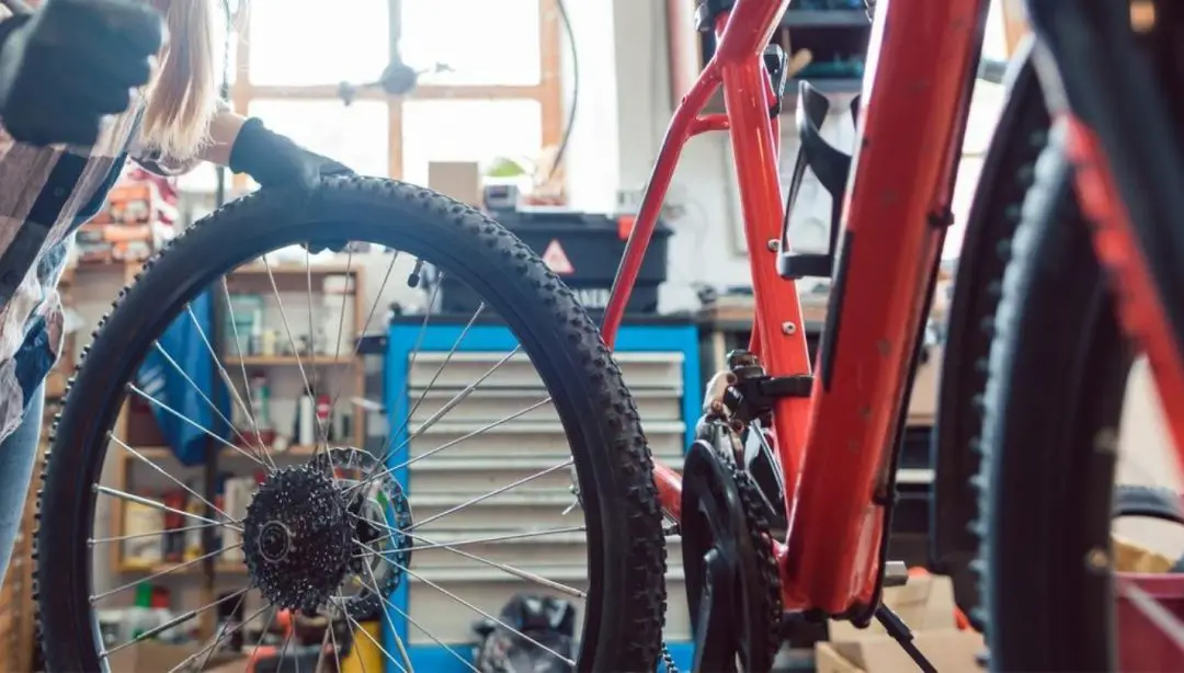 putting a new tube in a bike tire