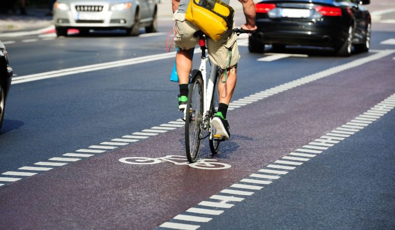 Rules of the Road for Cyclists: Full Guide - Cycle About Town