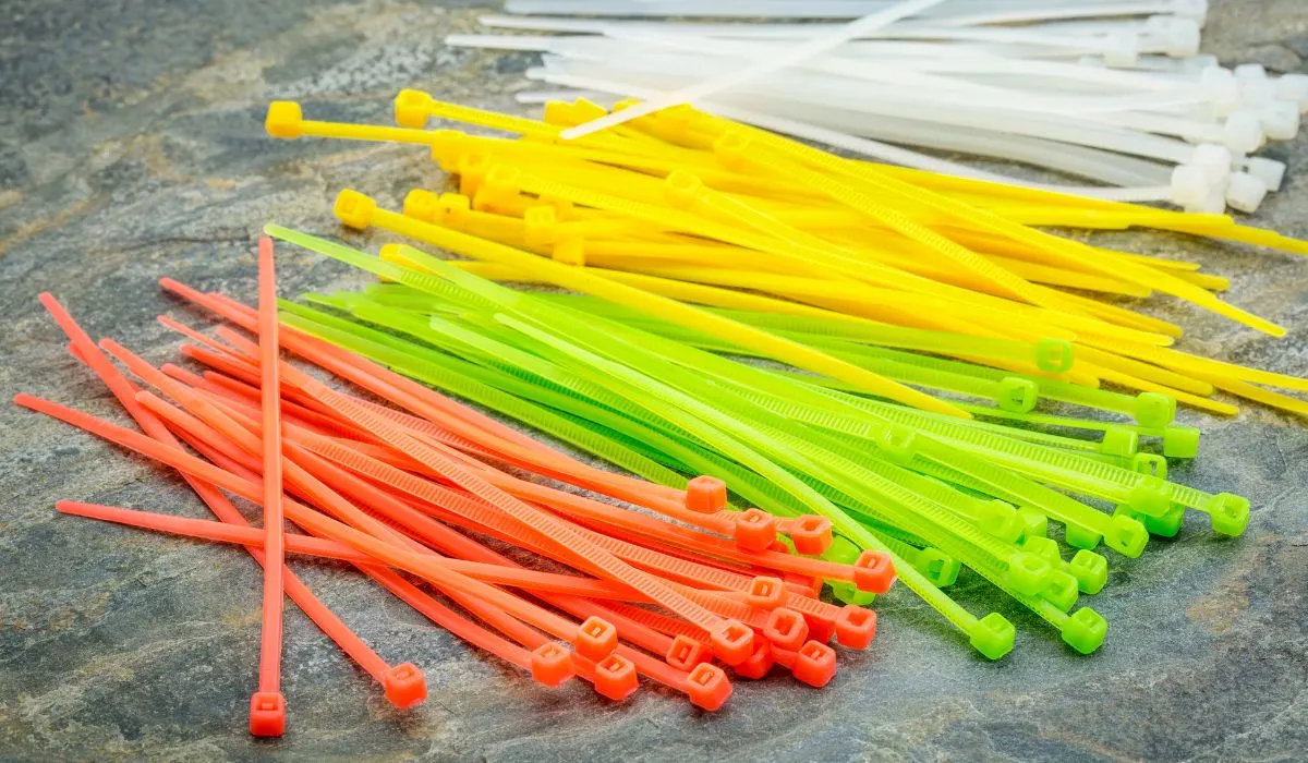 A pile of zip ties in different colors. 